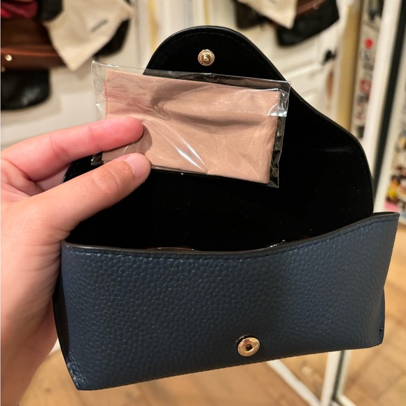 Loewe Curvy Round Tortoise Shell Acetate Sunglasses - Picture 11 of 12